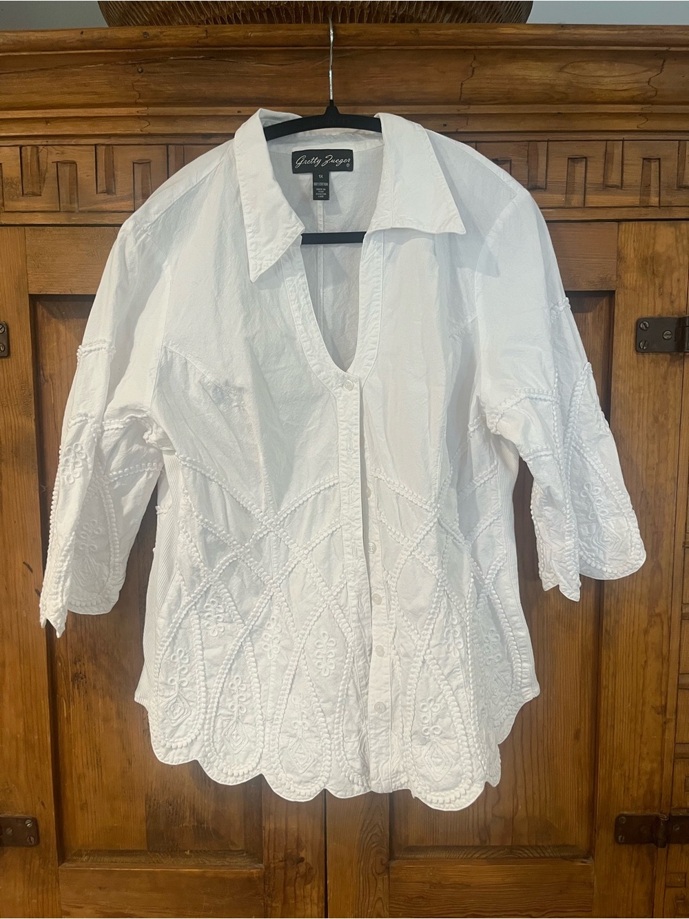 GRETTY ZUEGER White Embroidered Button-Front Women's Top